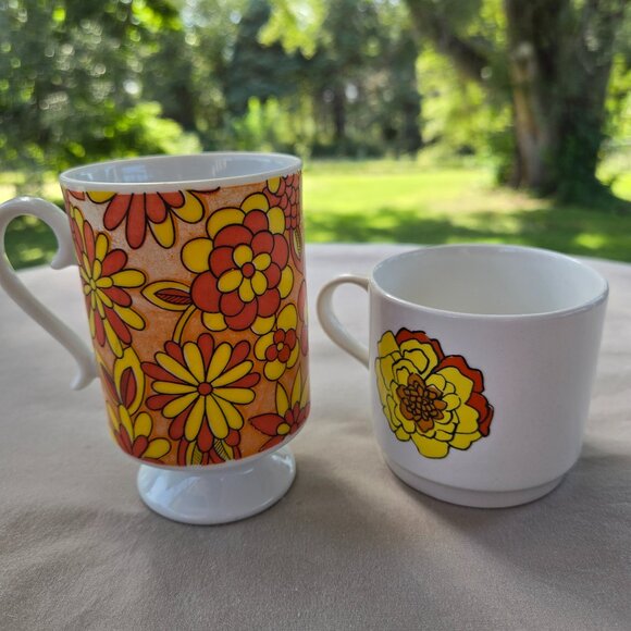 Vintage MCM English coffee/tea cups - Picture 1 of 7